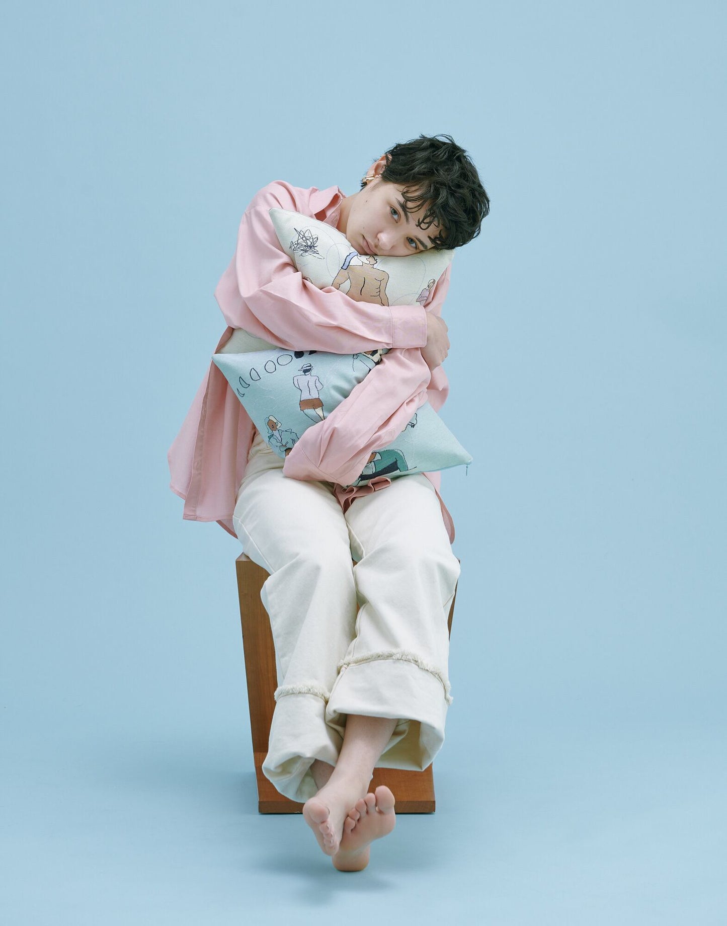 YM-031 “LOVELY PEOPLE” PAINT CUSHION