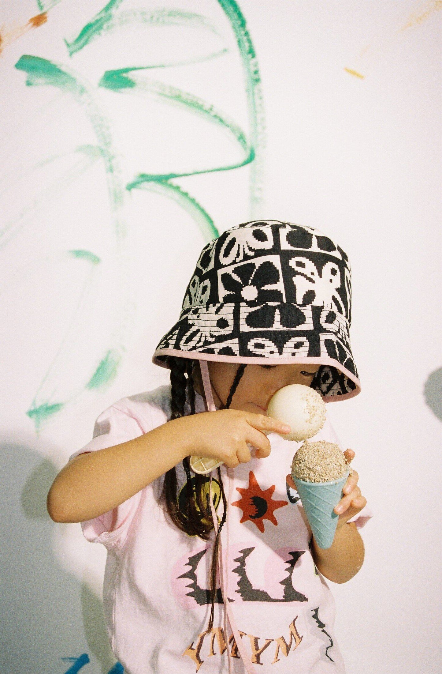 YM-061 Sometimes Bucket Hat